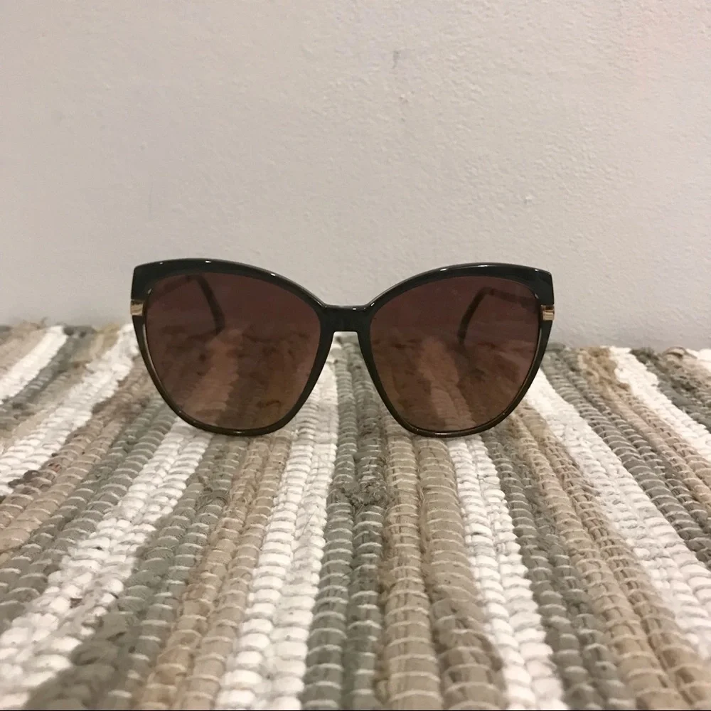 Von Zipper ‘Begonia’ black frame, yellow metal hinges oversized sunglass…